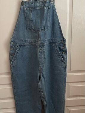 EUC ASOS brand light wash denim overalls size 16 women’s